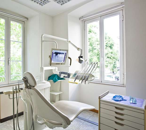 Urgent Signs That You Should Visit The Dentist