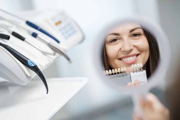 Dental Veneers: Is It Time To Repair Or Replace Them?